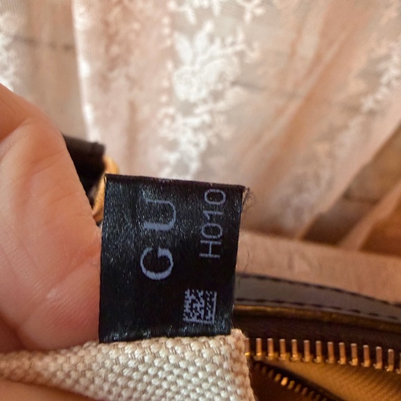 Gucci Beige and Red Shoulder Bag - Picture 8 of 12